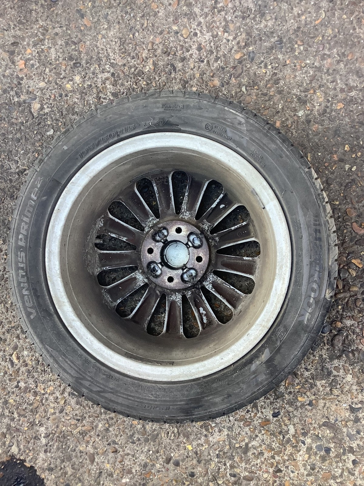 FORD KA MK2 ALLOY WHEEL 15'' TYRE 195X50X15 9S5J 1007 BA 2009 20157