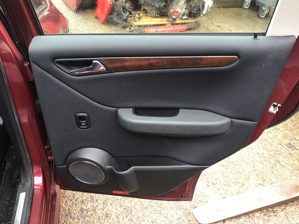 MERCEDES A CLASS DRIVER'S SIDE O/S REAR DOOR SATURN RED PAINT CODE 597 2006 20123
