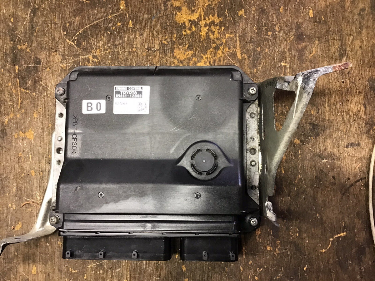 TOYOTA AURIS 2.0 DIESEL ENGINE ECU 89661 12B00 DENSO 175800 8021 2007 20103