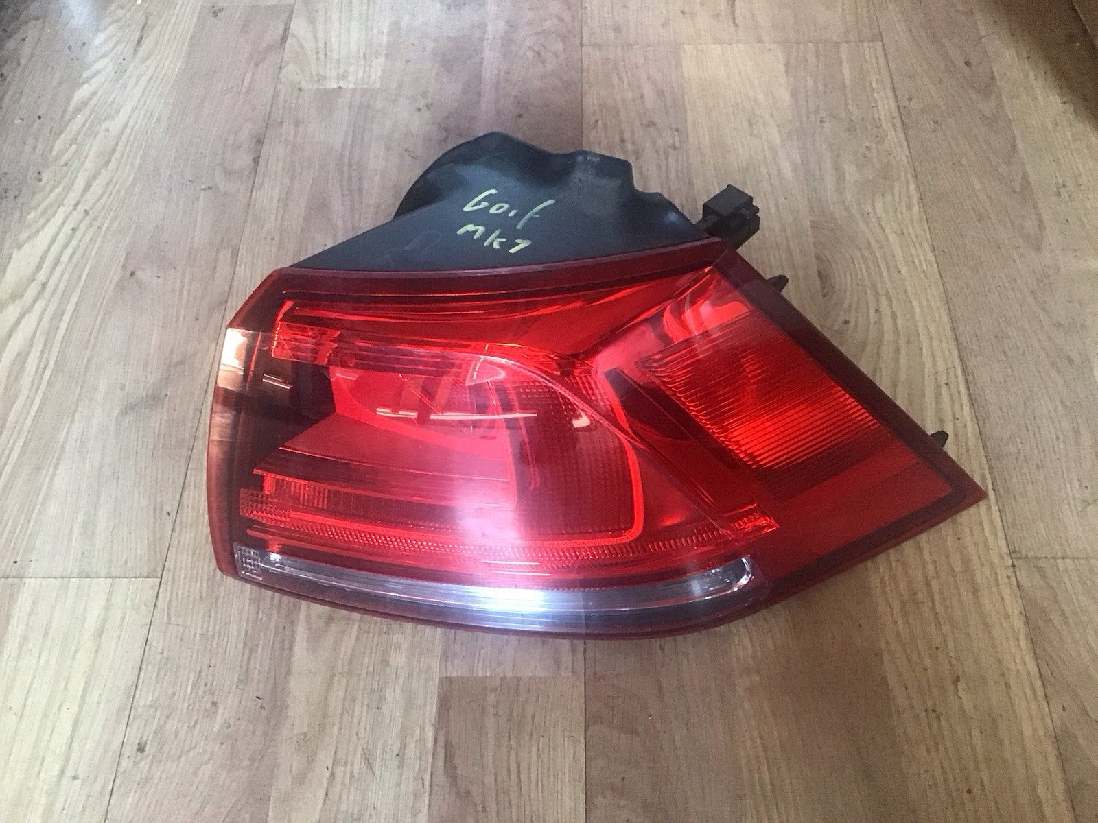 VOLKSWAGEN GOLF MK7 DRIVER'S SIDE O/S OUTER REAR LIGHT 2013 20180