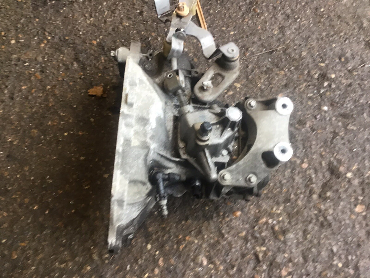 VAUXHALL CORSA D GEARBOX MANUAL 1.2 PETROL CODE ML5 5 SPEED 2010 20141