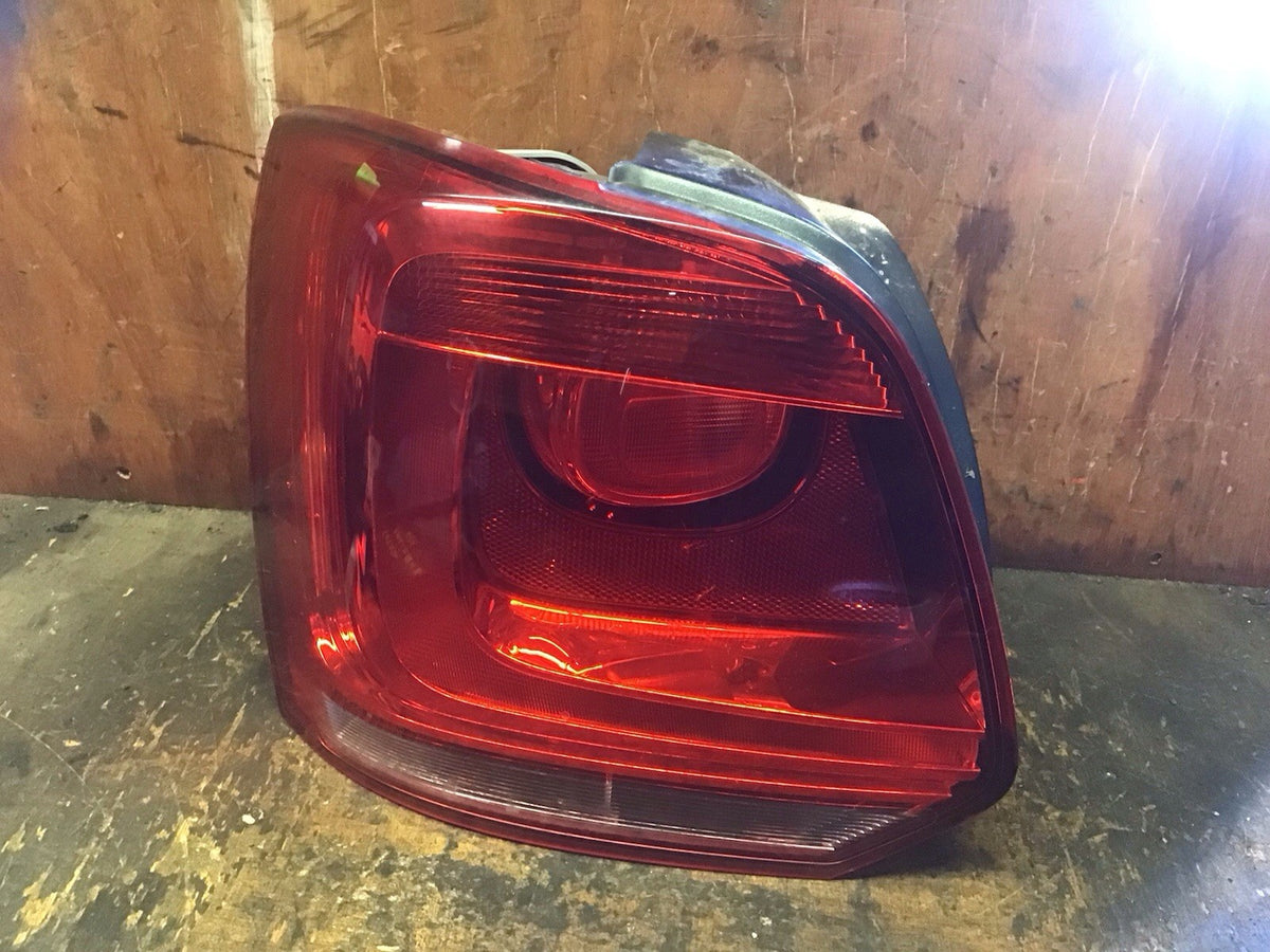 VOLKSWAGEN POLO 6R PASSENGERS SIDE N/S REAR LIGHT 6R0945257B 2009 20120