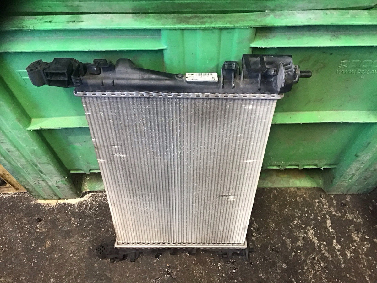 VAUXHALL CORSA D 1.2 1.4 PETROL RADIATOR 55701408 Z12XEP 06 106