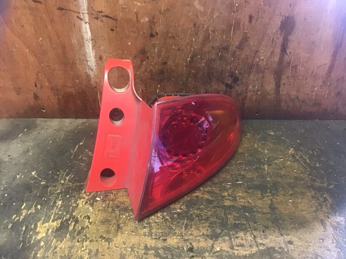 SEAT LEON MK2 DRIVER'S SIDE O/S REAR LIGHT  1P094509E 2009 20121