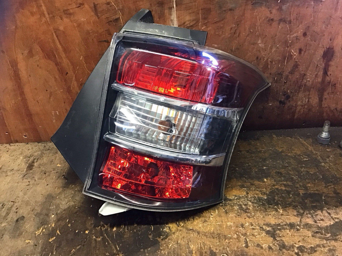 TOYOTA IQ  DRIVERS'S SIDE O/S REAR LIGHT 2009 20142