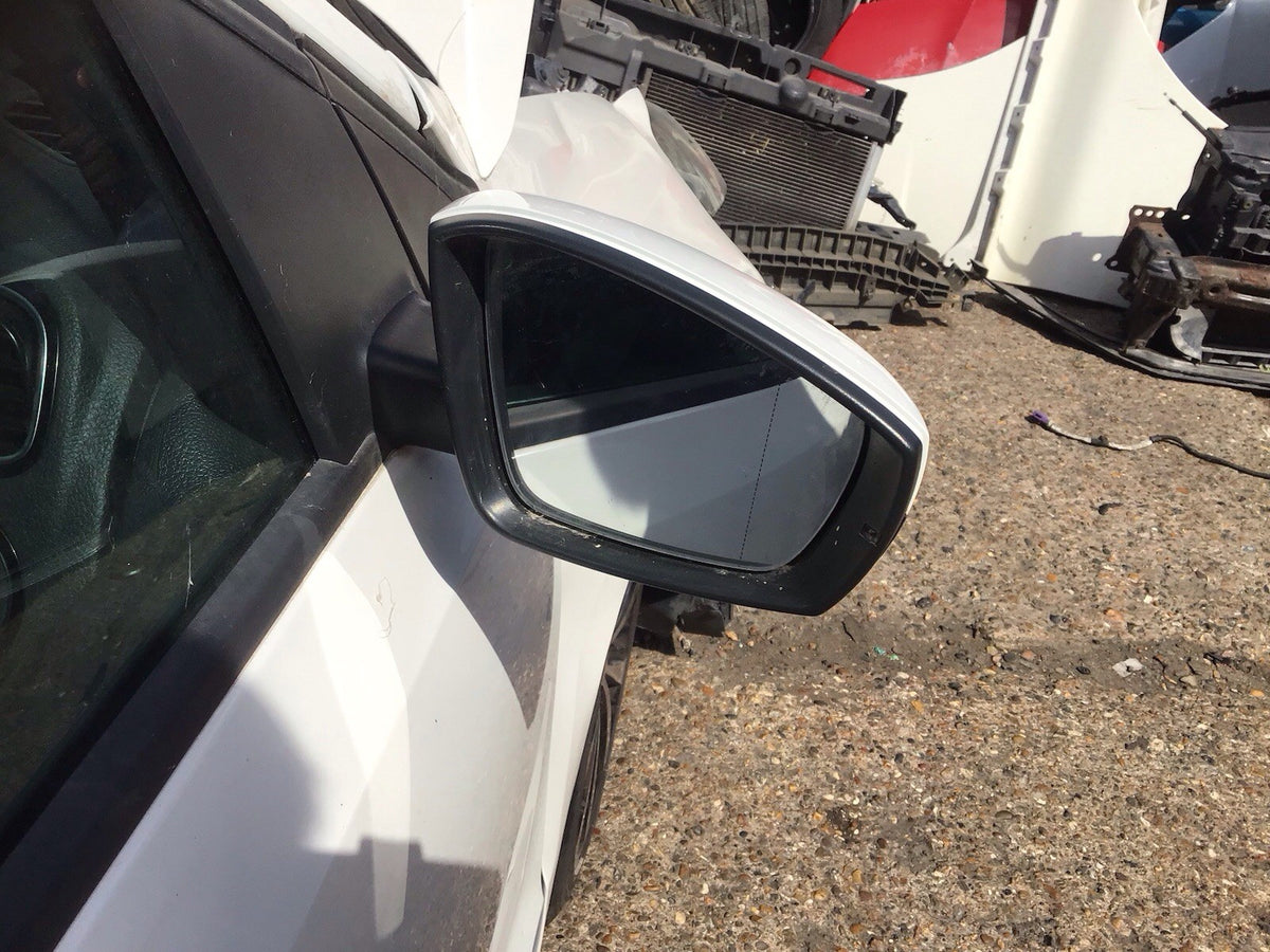VOLKSWAGEN POLO 6R DRIVERS'S SIDE MIRROR CANDY WHITE LB9A  2009 20172
