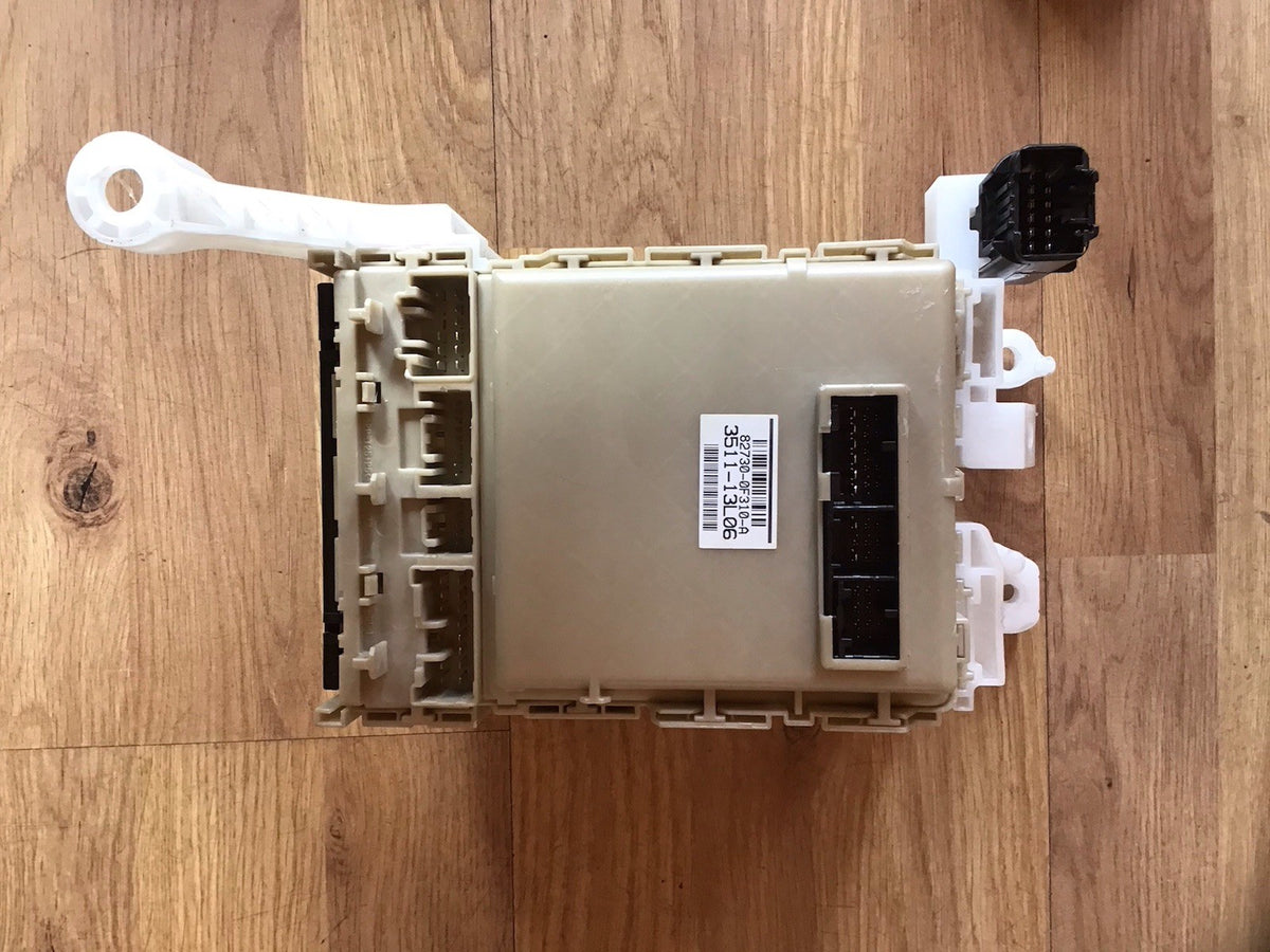 TOYOTA VERSO FUSE BOX 82730 0F310 A 2013 20185