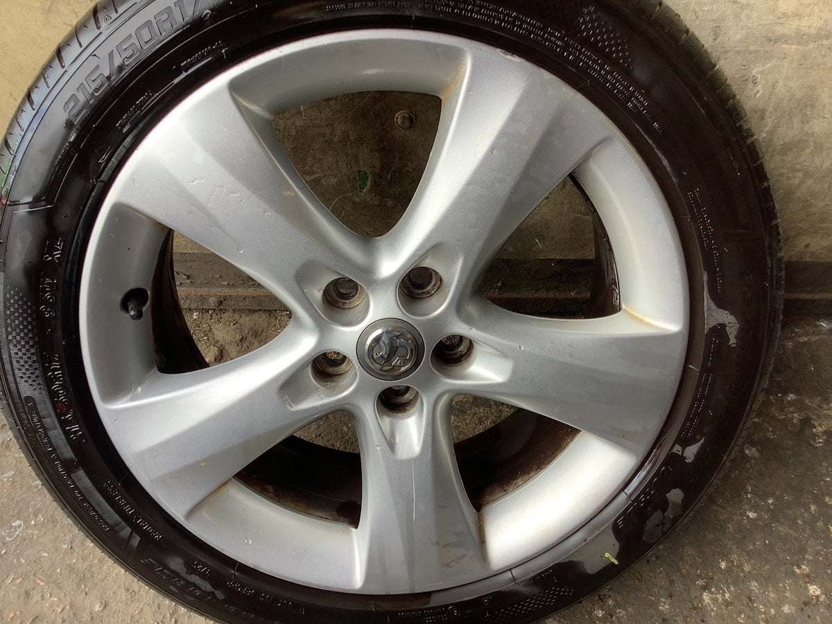 VAUXHALL ASTRA J PETROL ALLOY WHEEL 17"  AND TYRE 215X50X17 0P042 K6 2010 20153