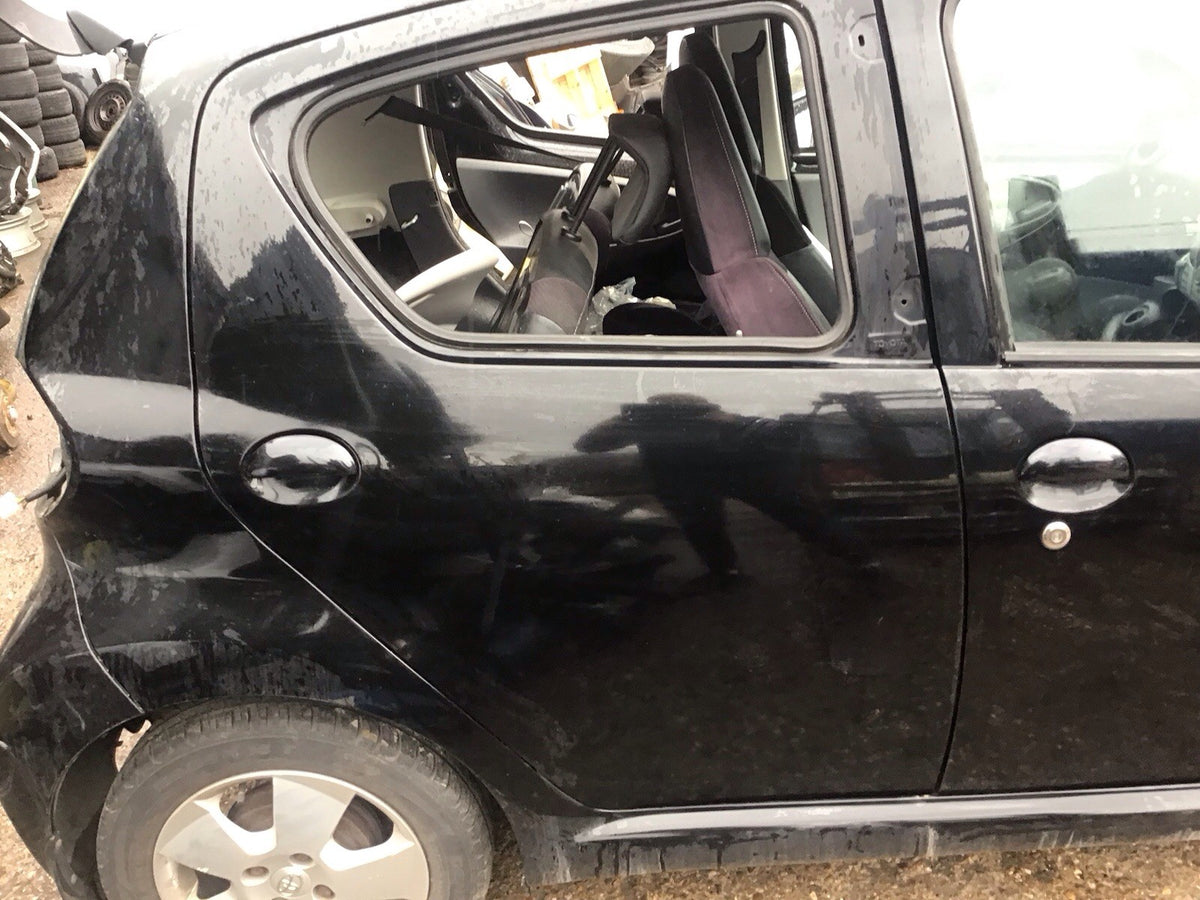 TOYOTA AYGO DRIVER'S SIDE REAR DOOR BLACK METALLIC 211 2005 20146