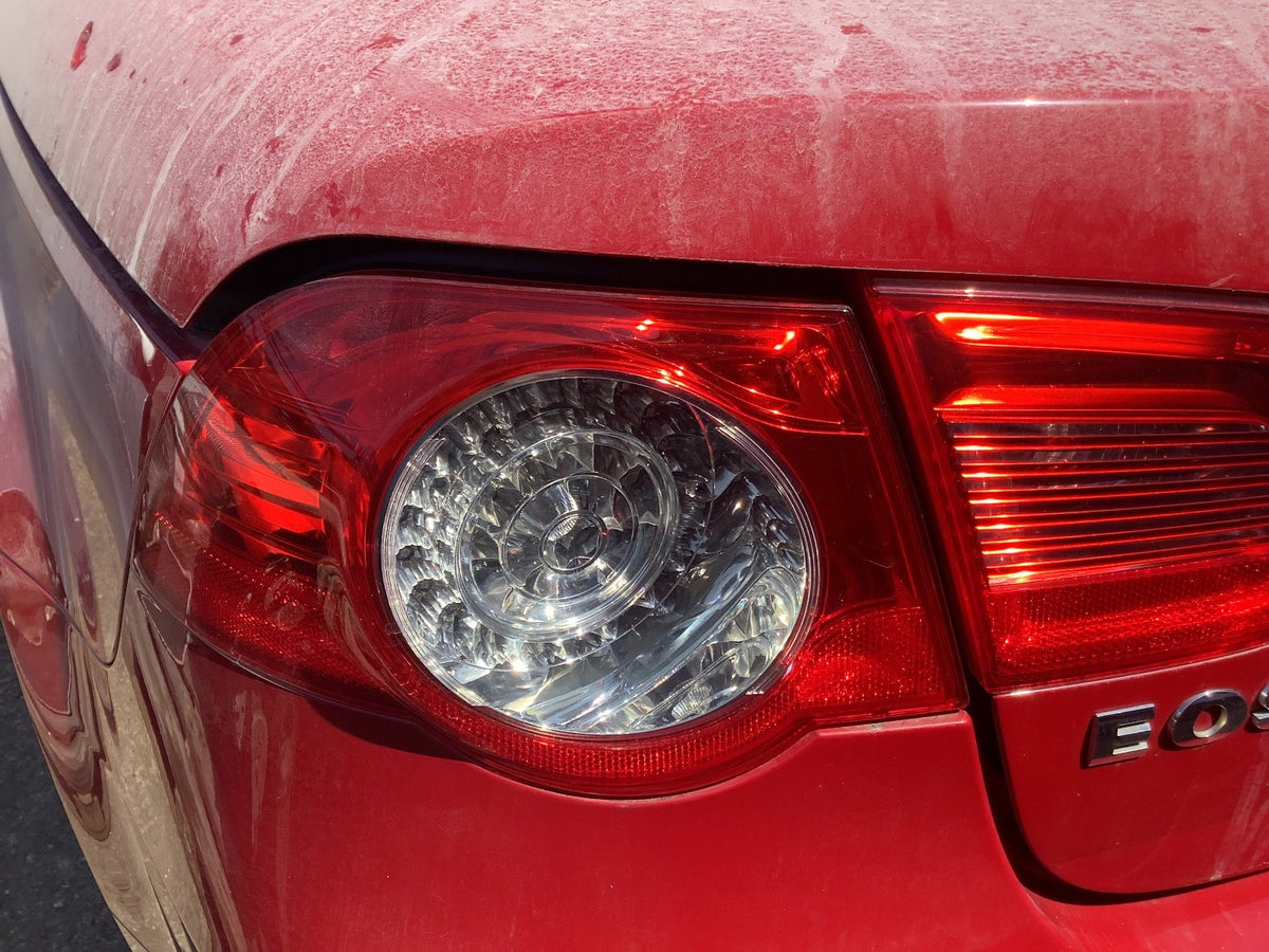 VOLKSWAGEN EOS PASSENGER'S SIDE N/S OUTER REAR LIGHT 2007 20142