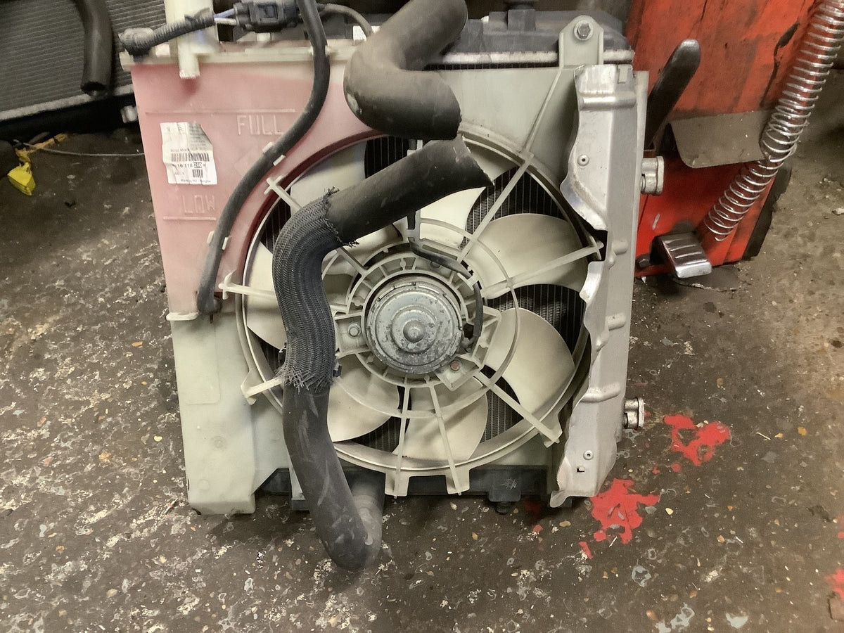 PEUGEOT 108 1.0 PETROL COMPLETE RADIATOR FAN CZ422175 3582 2014 20182