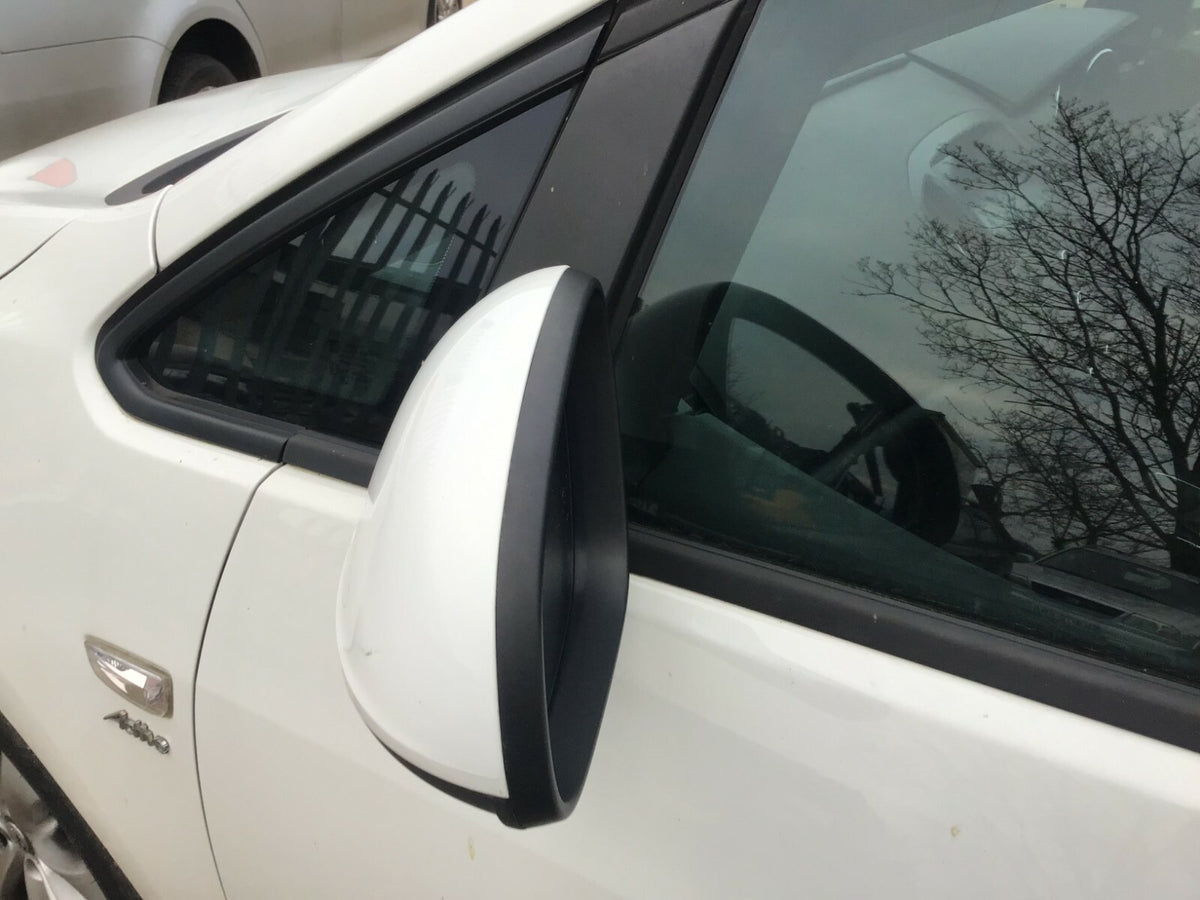 VAUXHALL ASTRA J  PASSENGER'S SIDE N/S DOOR MIRROR OLYMPIC WHITE Z40R 2009 20154
