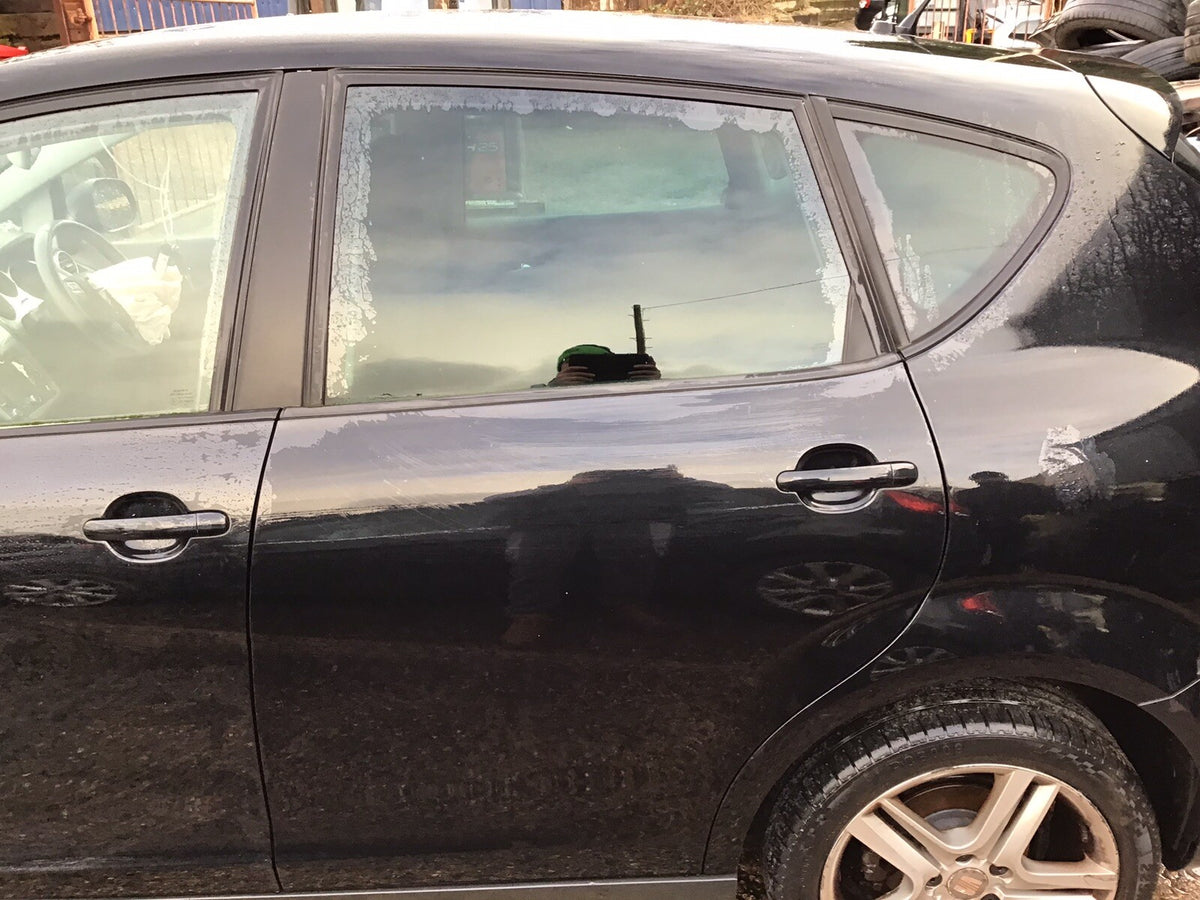 SEAT ALTEA PASSENGER SIDE N/S REAR DOOR PHANTOM BLACK METALLIC LZ9Y 2008 20142