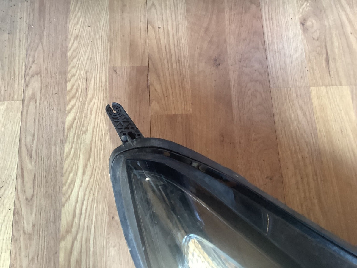 VAUXHALL CORSA E DRIVER'S SIDE O/S HEADLIGHT 13381346 2015 20193