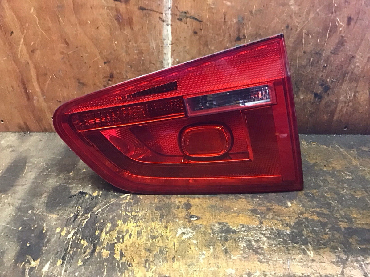 VOLKSWAGEN SHARAN MK2 PASSENGER'S SIDE N/S INNER REAR LIGHT 7N0945093G 2010 20232