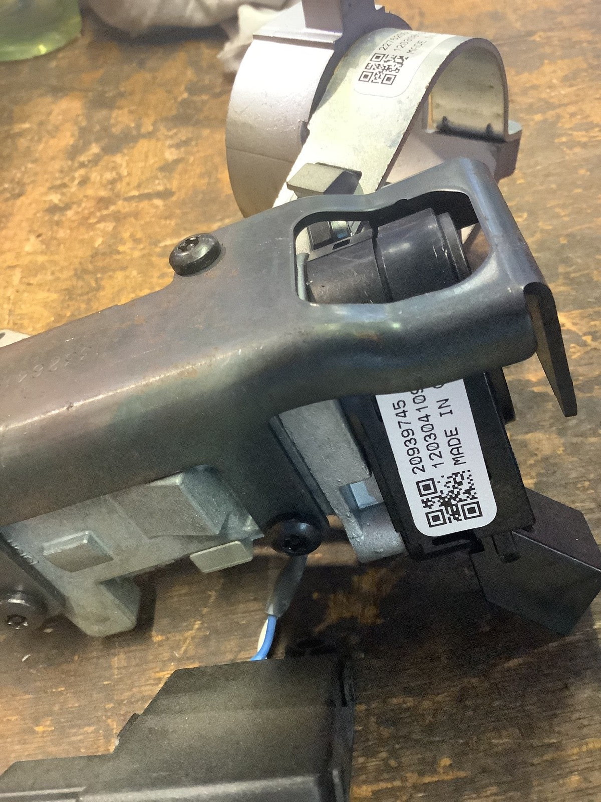 VAUXHALL ASTRA J  IGNITION BARREL LOCK AND KEY 20939745 2009 20154