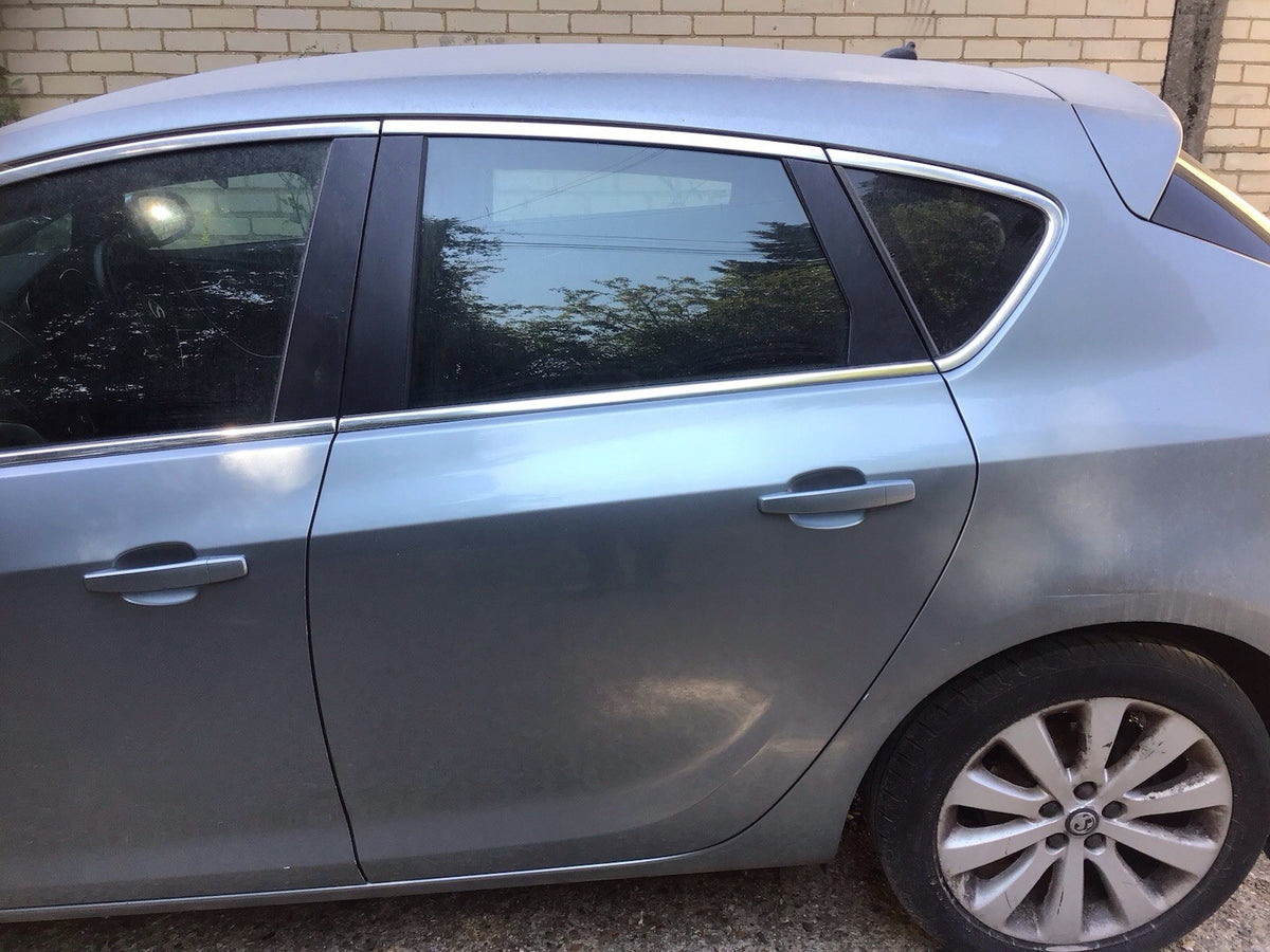 VAUXHALL ASTRA J PASSENGER'S SIDE N/S REAR  DOOR SILVER LAKE ZGEV 2009 20151