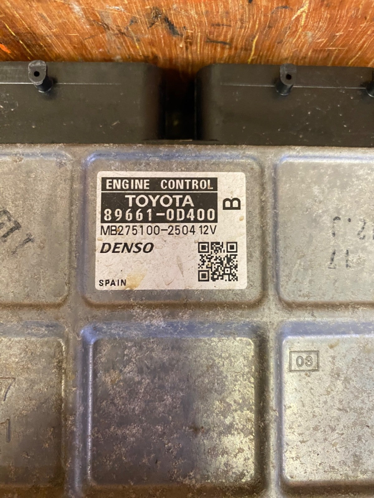 TOYOTA YARIS MK2 1.3 PETROL ECU  89661 0D400 1NR FE SEMI AUTOMATIC 2006 20111