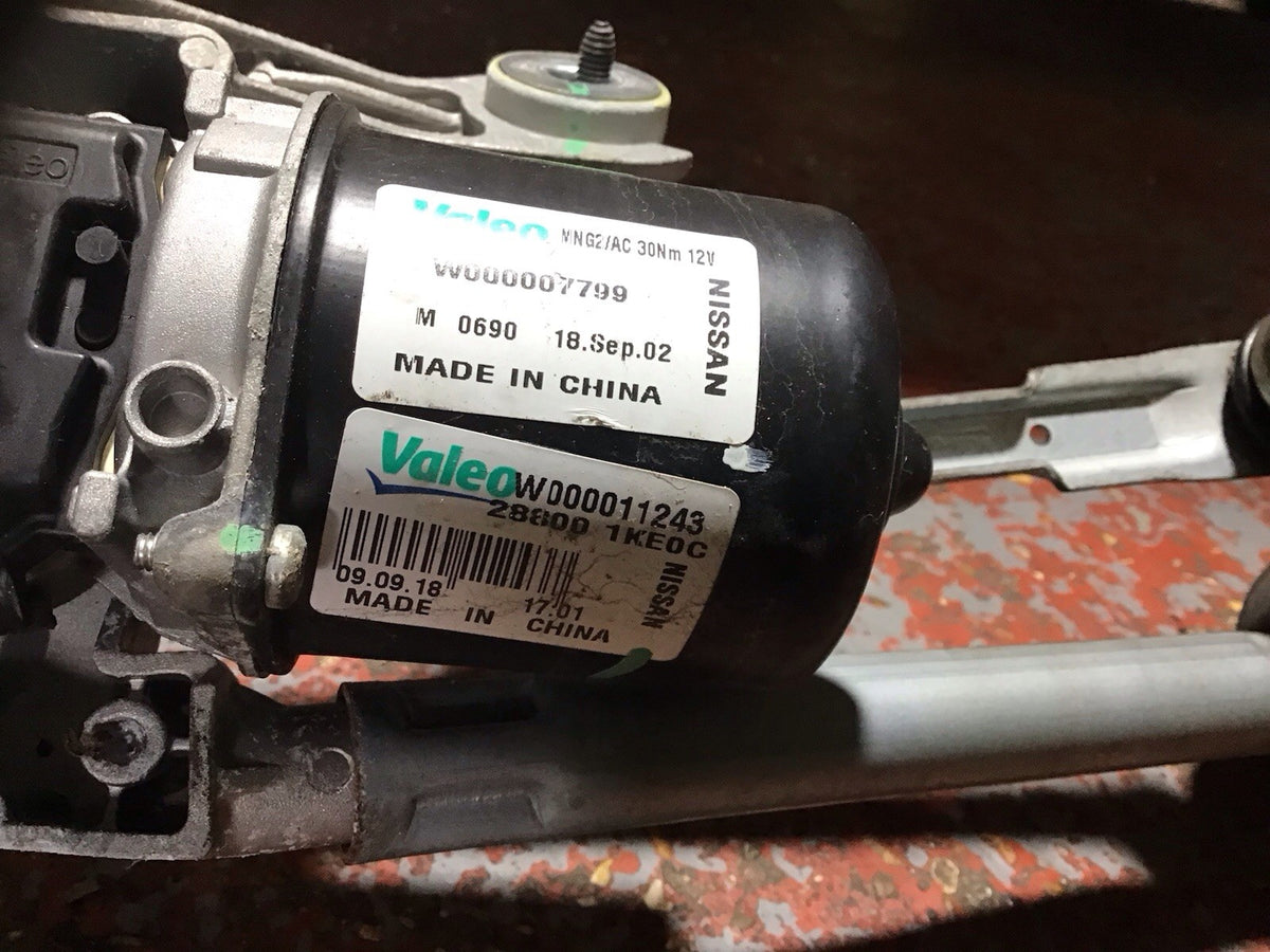 NISSAN JUKE J15 FRONT WIPER MOTOR AND LINKAGE  28800 1KEOC 2014 20192