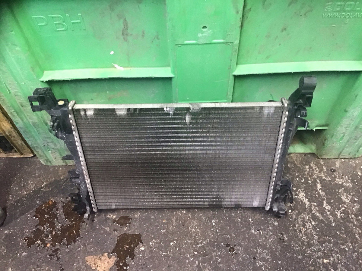 VAUXHALL CORSA E ENGINE COOLING RADIATOR 2014 2019  133998706