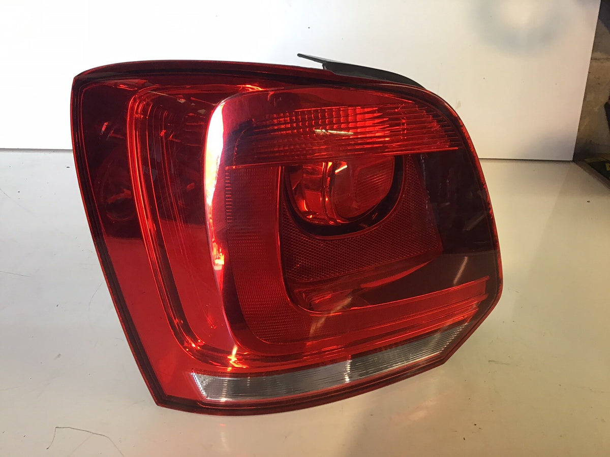 VOLKSWAGEN POLO 6R PASSENGER'S SIDE N/S REAR LIGHT 6R0945095 2009 20134