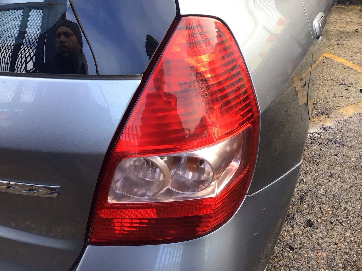 HONDA JAZZ MK2 DRIVER'S SIDE O/S REAR LIGHT 2001 20082