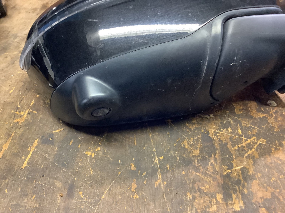 NISSAN JUKE DRIVERS SIDE O/S DOOR MIRROR IN BLACK METALLIC Z11 2015 20195