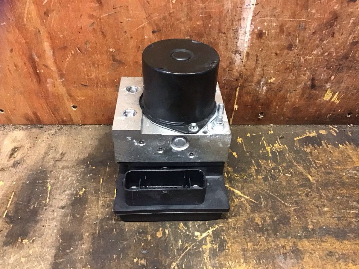VOLKSWAGEN POLO 6R ABS PUMP MODULE 6R0614517AE 2009 20130