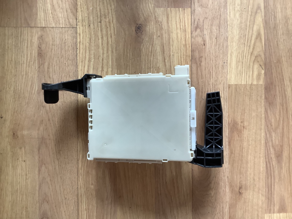 TOYOTA AYGO PEUGEOT 108 CITROEN C1 FUSE BOX BCM 82730 0H030 A 2015 20223