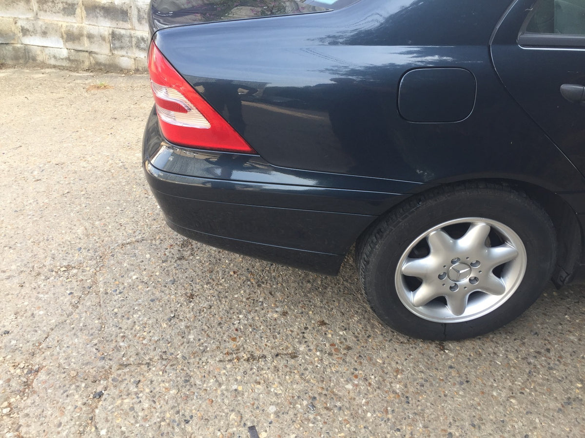 MERCEDES C CLASS W203  COMPLETE REAR BUMPER WITH PARKING SENSORS PAINT 189U  2