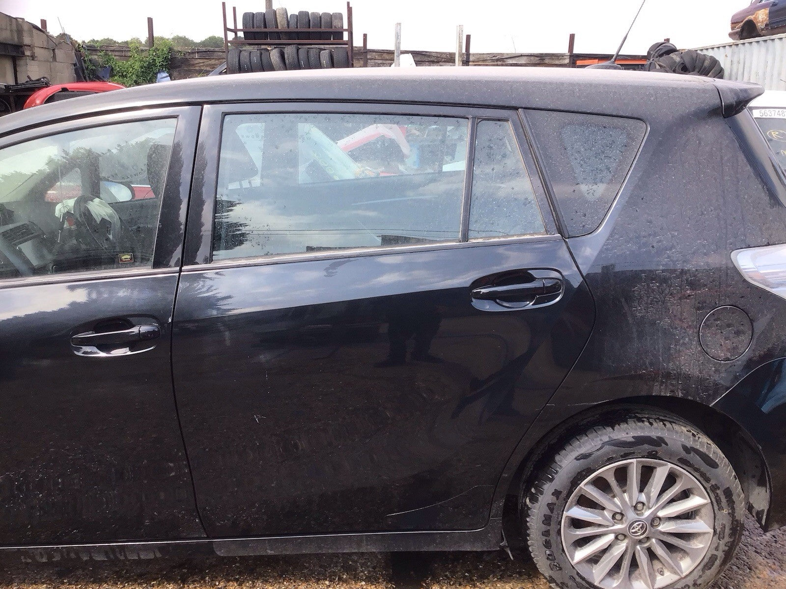 TOYOTA VERSO PASSENGER'S SIDE N/S REAR DOOR ECLIPSE BLACK CODE 209 2013 20180