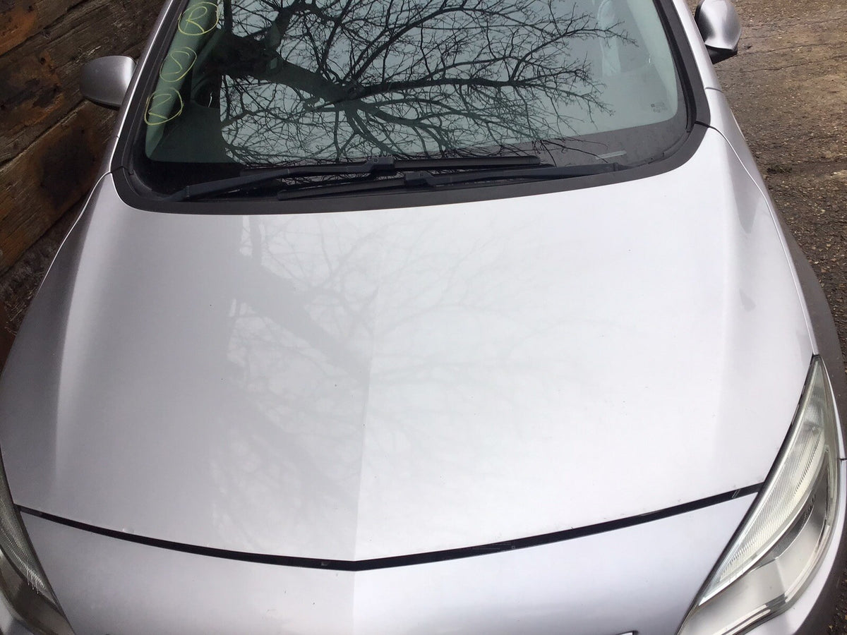VAUXHALL ASTRA J BONNET IN SILVER METALLIC PAINT CODE GAN 2010-20143