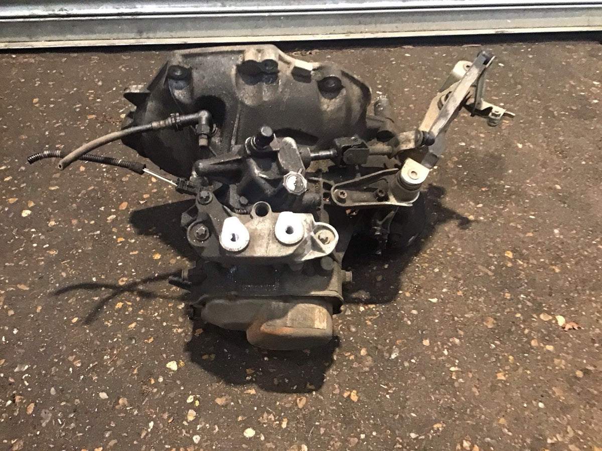 VAUXHALL TIGRA B 1.4 PETROL GEARBOX 5 SPEED 29000 MILES CODE F13 C374 2004 20094