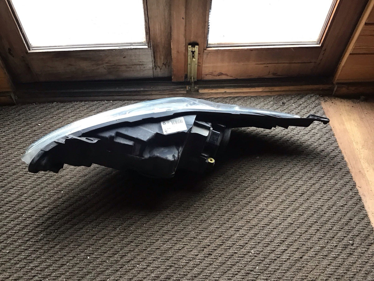 FORD FIESTA MK7 HEADLIGHT DRIVERS SIDE O/S 8A61 13W029 DG 2008 20125