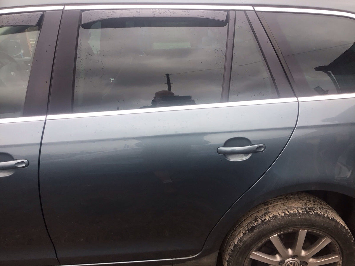 VOLKSWAGEN GOLF MK5 MK6 ESTATE PASSENGER'S SIDE REAR DOOR  LA6R 2007 20135
