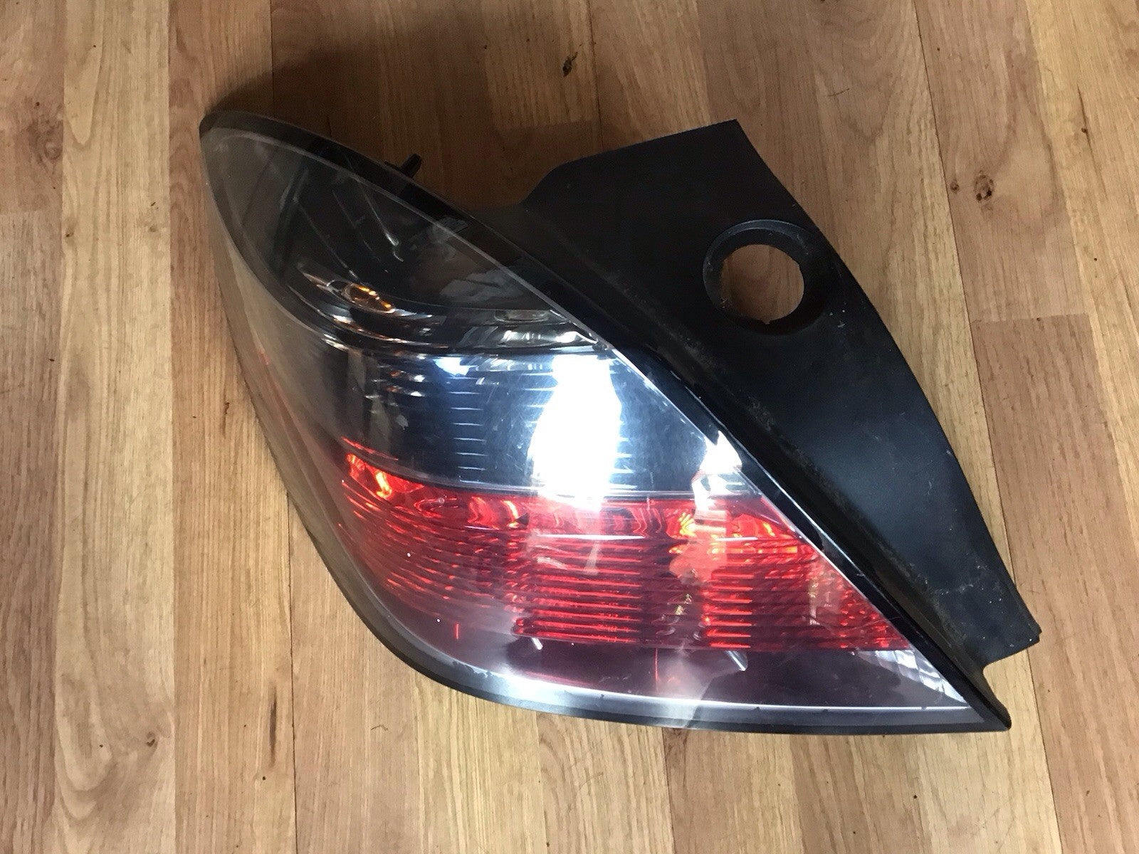 VAUXHALL ASTRA H PASSENGER'S SIDE N/S REAR LIGHT CLUSTER 13252443 2005 20091