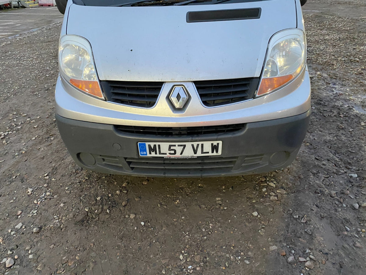 RENAULT TRAFIC FRONT BUMPER SILVER 2006 20090