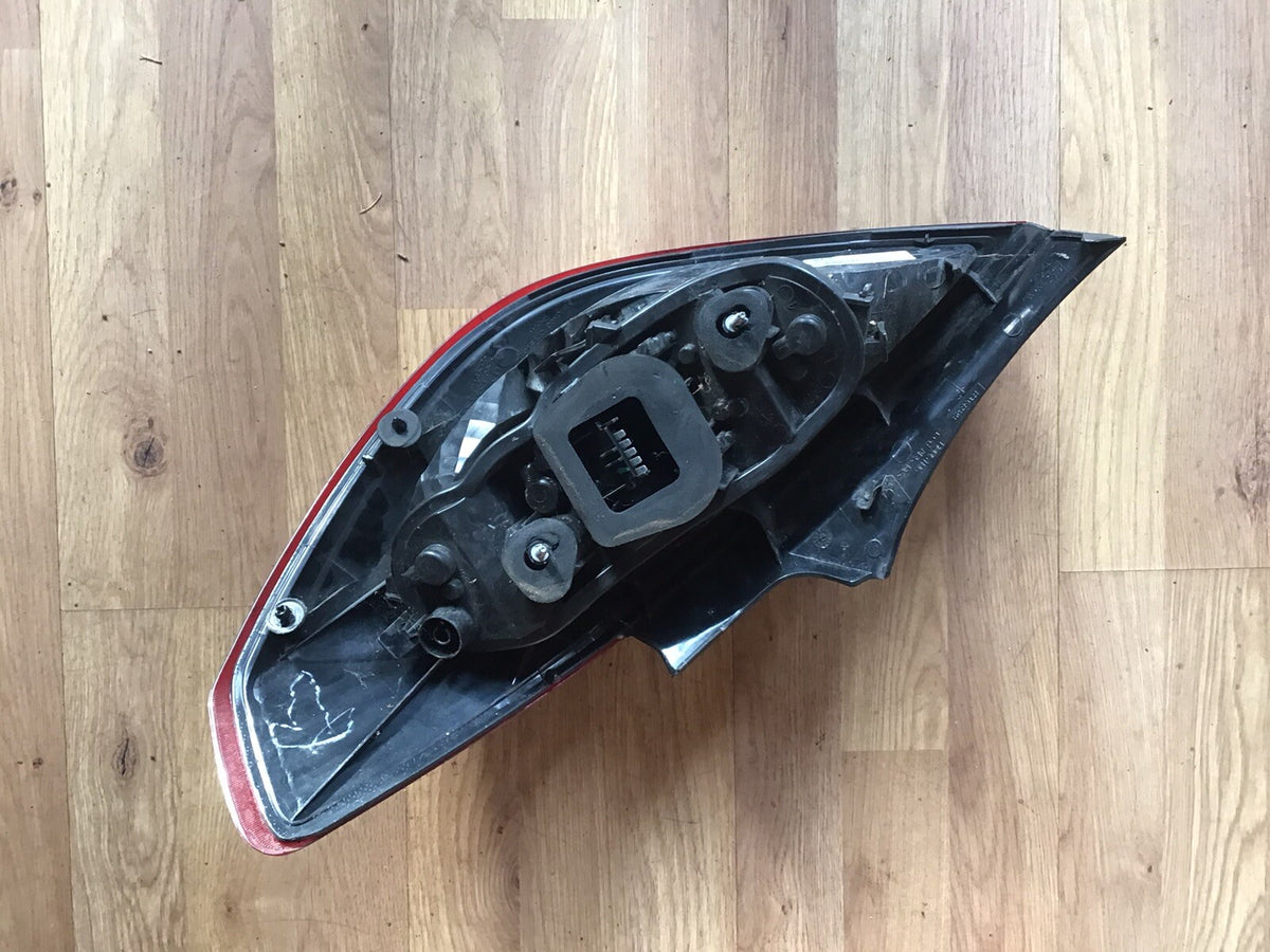 VAUXHALL CORSA D PASSENGER'S SIDE N/S REAR LIGHT 13242813 3 DOOR 2007 20144