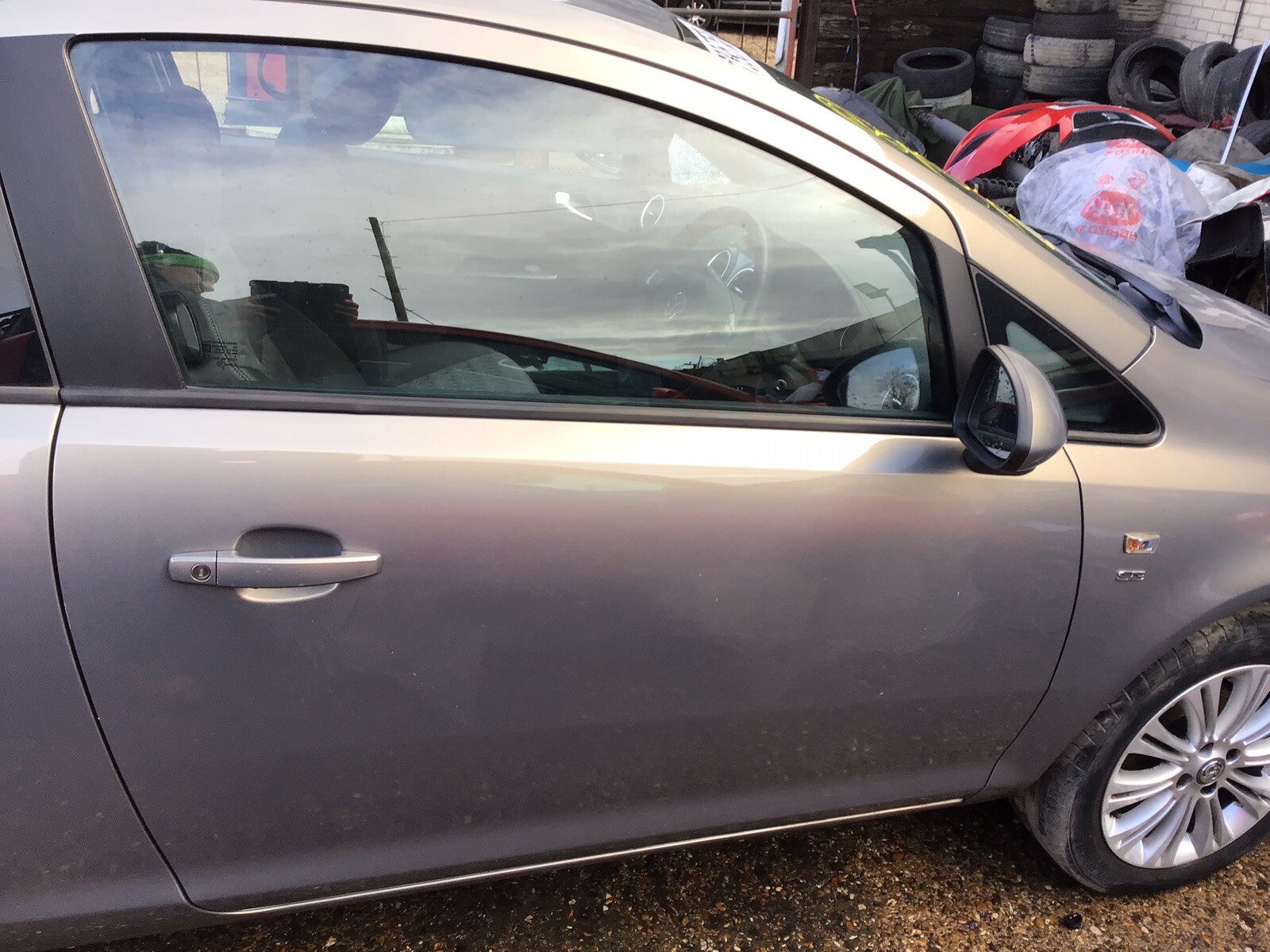 VAUXHALL CORSA D DRIVER SIDE O/S DOOR PEPPERDUST METALLIC Z40W 3 DOOR 2006 20141