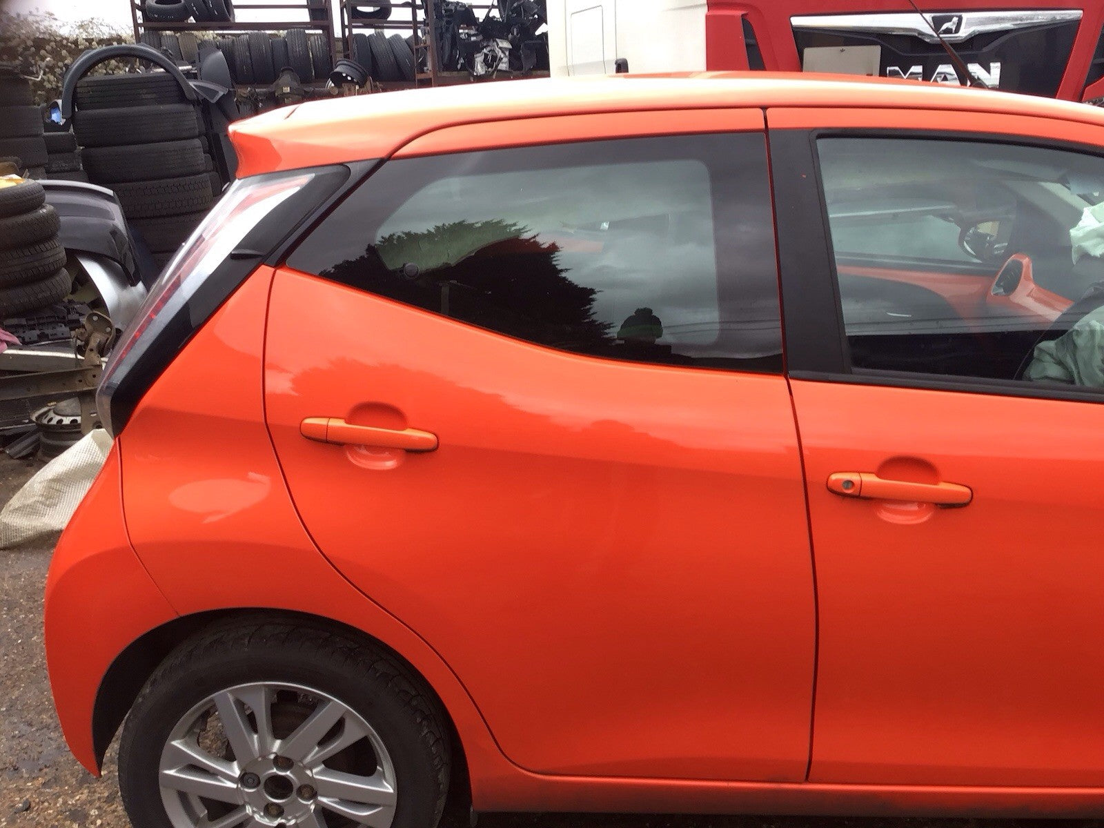 TOYOTA AYGO MK2 DRIVER'S SIDE REAR O/S/R DOOR ORANGE 4W5  2014 20210