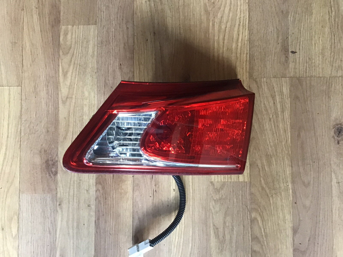 LEXUS IS 200 DRIVER'S SIDE O/S REAR LIGHT INNER BOOT LIGHT SALOON  2008 20122