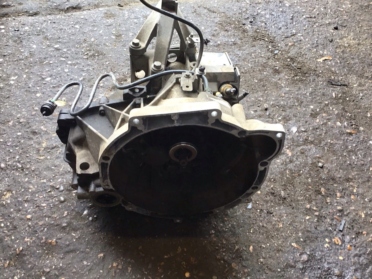 FORD FOCUS MK3 1.6 PETROL GEARBOX 5 SPEED MANUAL BV6R 7002 DBF 2011 20144