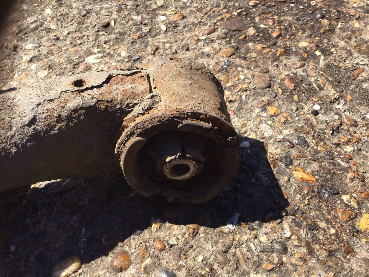 TOYOTA YARIS 1.8 SR MK2 REAR AXLE DRUM DISK BRAKES WITH ABS 2006 20117