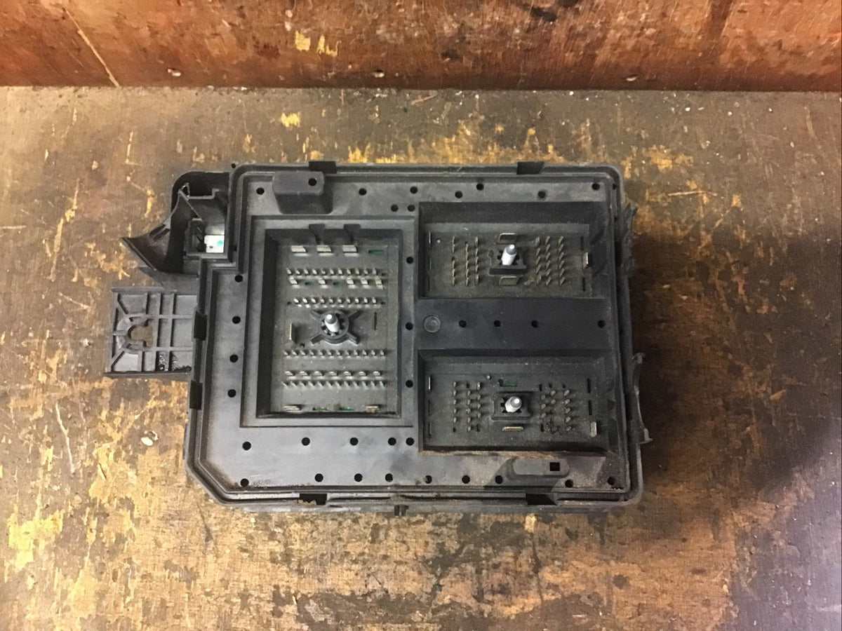 VAUXHALL CORSA E FUSE BOX  13430532AA 2015 20191