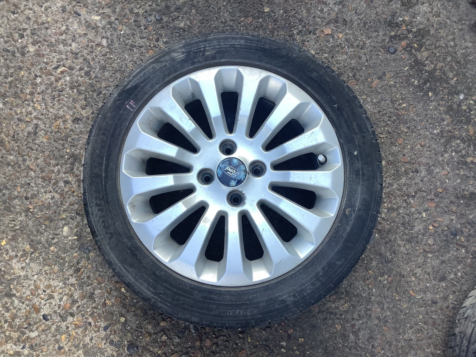 FORD KA MK2 ALLOY WHEEL 15'' TYRE 195X50X15 9S5J 1007 BA 2009 20150
