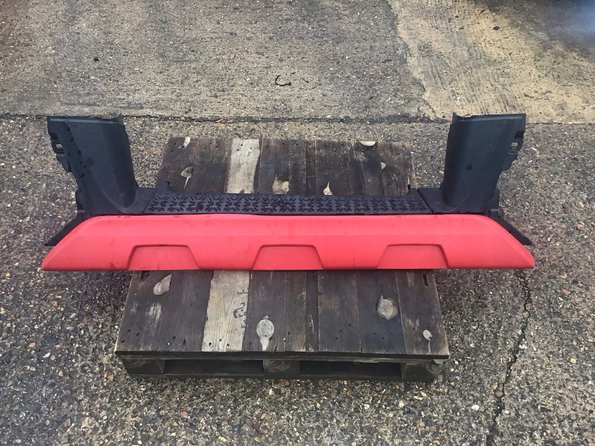 MAN TGX TGS FRONT BUMPER STEP ASSEMBLY  RED  81.41614 0076  2015 20203