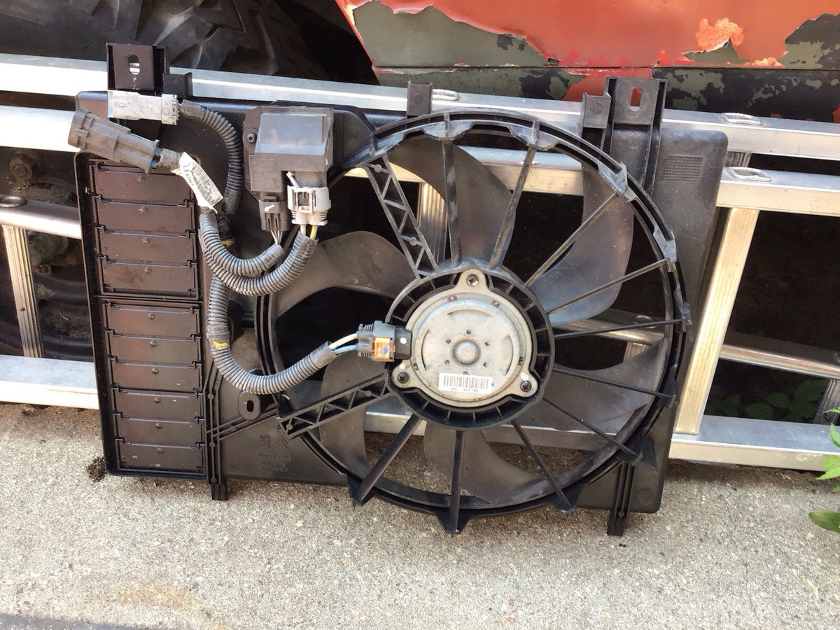 PEUGEOT 208 1.6 DIESEL RADIATOR FAN 3000257 2013 20191