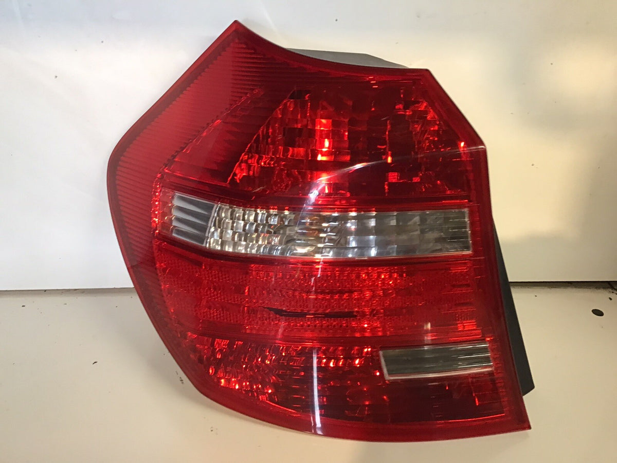 BMW 1 SERIES PASSENGER'S SIDE N/S REAR LIGHT 2007 20122