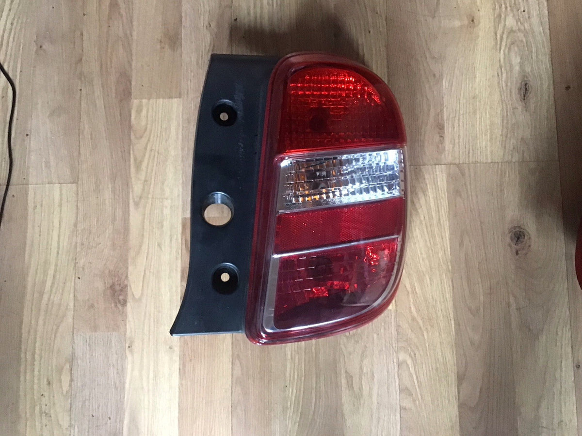 NISSAN MICRA K13 DRIVER SIDE O/S REAR LIGHT 89050364 2010 20130