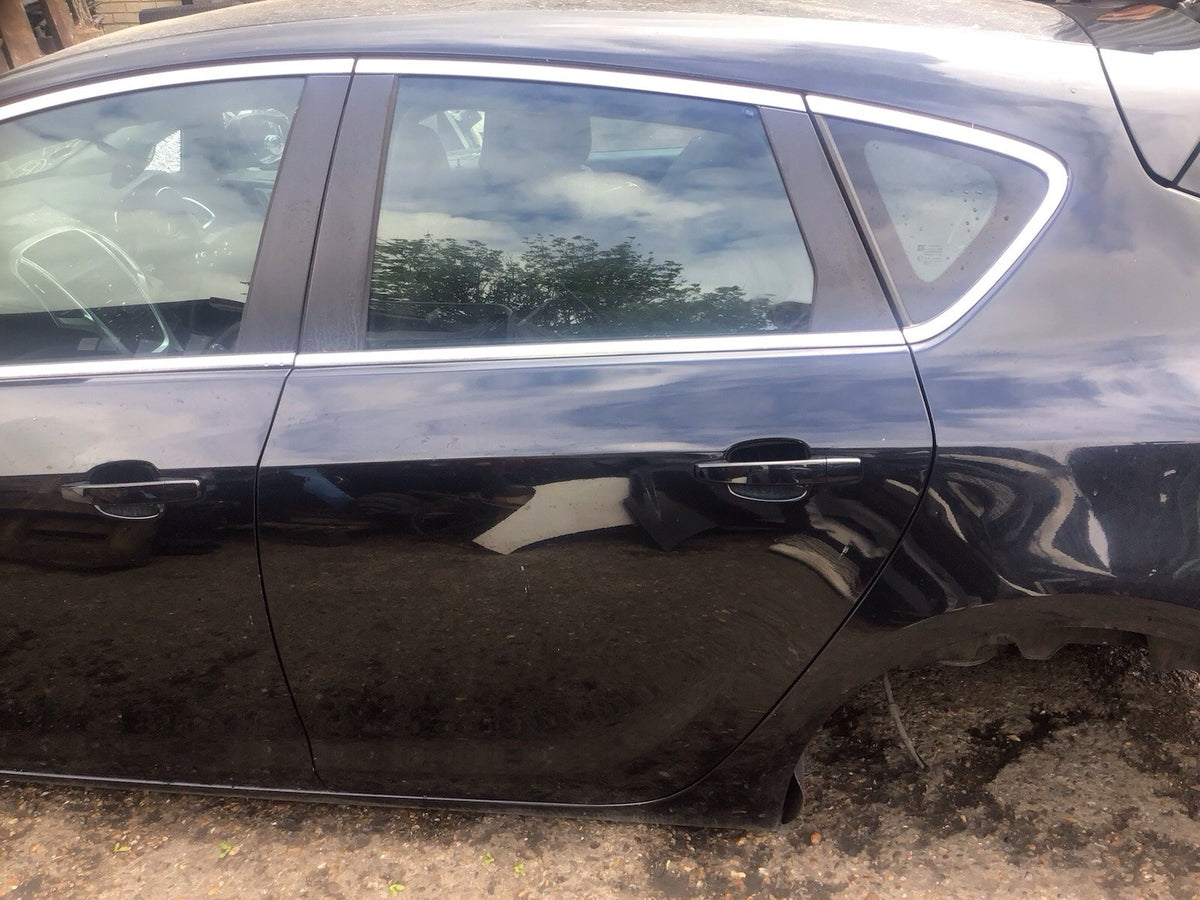 VAUXHALL ASTRA J PASSENGER SIDE N/S REAR DOOR  CARBON FLASH BLACK Z22C 2010 20152